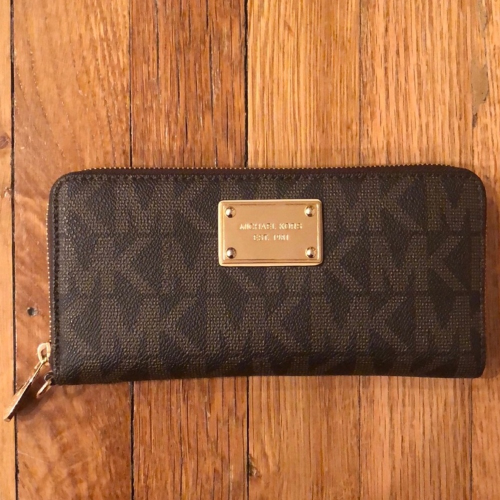Michael Kors wallet
